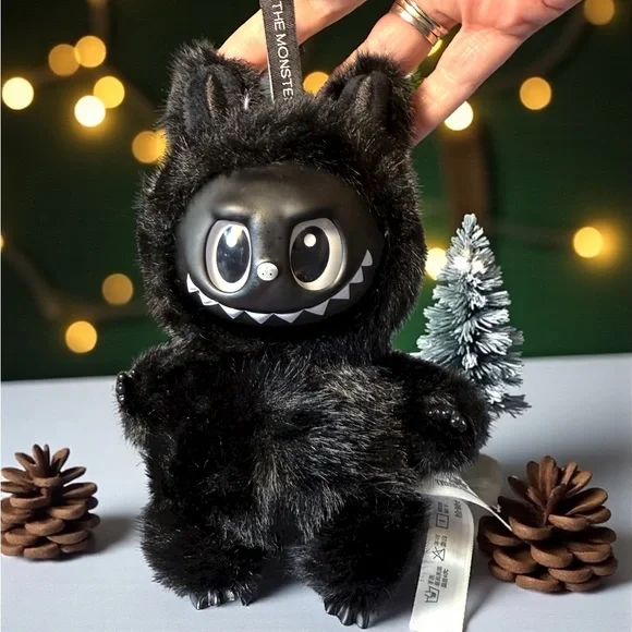 All Black w/white nose Fantasy Plushie Keychain - Picture 1 of 1